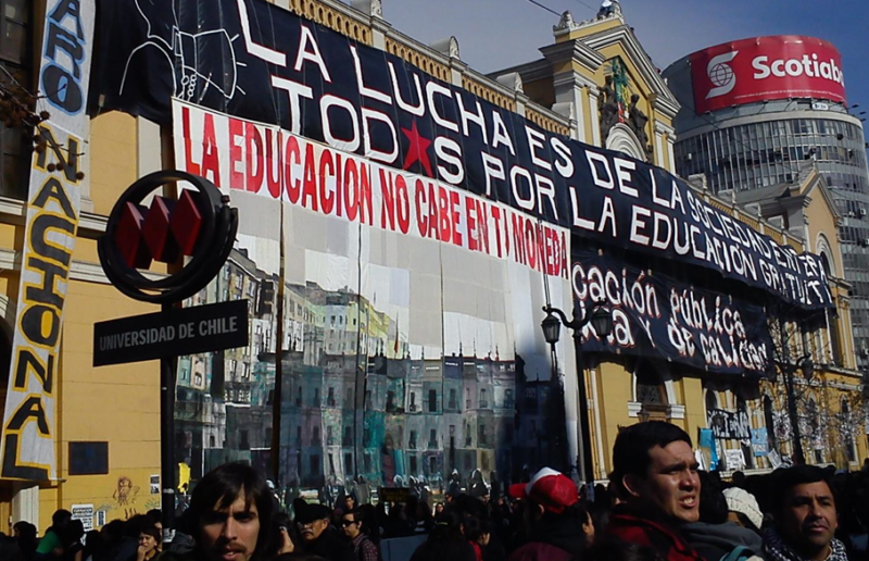 Photo credit: La educación no cabe en tu Moneda / Osmar Valdebenito / CC BY-SA 2.0 via Flickr (with modifications)