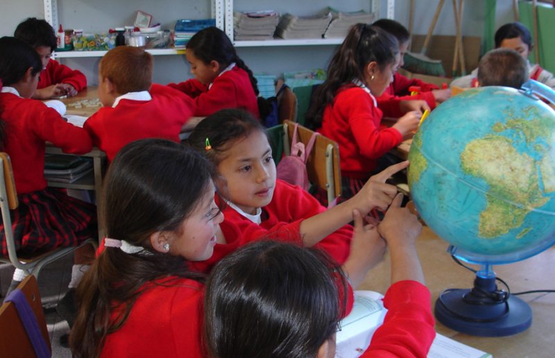 Photo credit: #42 – Fundación Escuela Nueva / (c) Fundacion Escuela Nueva Volvamos a la Gente / via The Global Journal on 11/5/14 (with modifications)