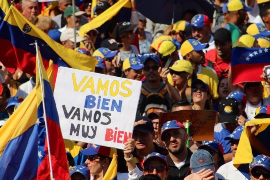 Thousands of Venezuelans took to the streets across the country on Feb. 12 calling for international humanitarian aid to be allowed entry. // Photo: @jguaido via Twitter.