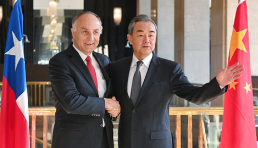China has been strengthening ties in Latin America, including in a meeting between Chilean Foreign Minister Teodoro Ribera and his Chinese counterpart Wang Yi last month. But China’s economic growth is slowing. // Photo: Chinese Government.