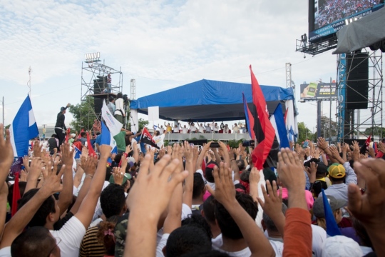 Trabajadores del Estado y simpatizantes orteguistas participan en una actividad del caudillo sandinista Daniel Ortega