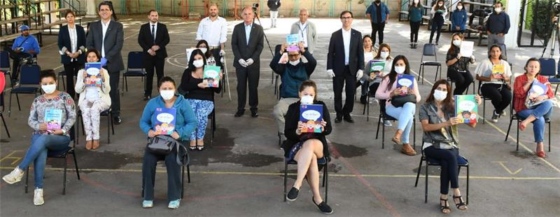 Governments in Latin America, including Chilean Education Ministry officials, pictured above, are working on plans that involve social distancing for when students return to schools. // File Photo: Chilean Government.