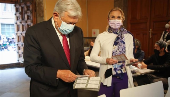Mexican President Andrés Manuel López Obrador pictured voting on Sunday along with First Lady Beatriz Gutiérrez Müller