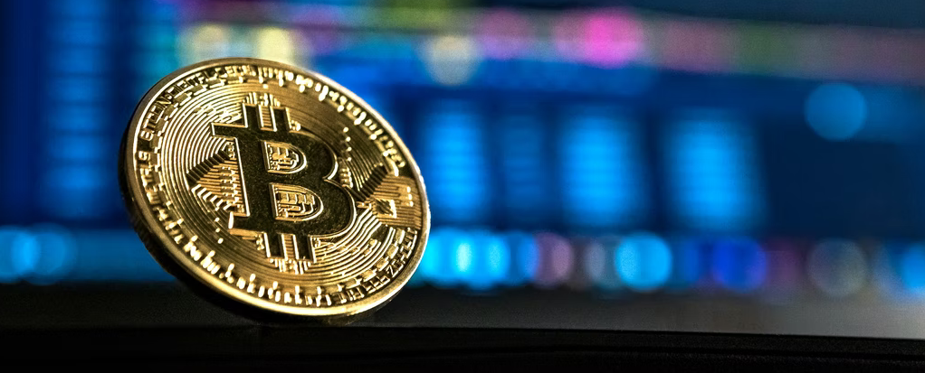 Senders of remittances are increasingly using cryptocurrencies such as Bitcoin. However, money transfers using cryptocurrencies remain a small part of the market. // File Photo: André François McKenzie via Unsplash.