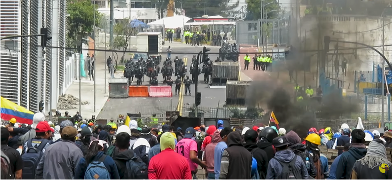 In June, protests in Ecuador led by Indigenous groups culminated after two weeks when the Ecuadorean government agreed to a number of demands, including a decrease in the price of fuel. // File Photo: El Blog de Jota via Wikimedia Commons.