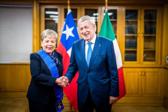Alicia Bárcena receives Order of the Merit from Chilean Foreign Minister