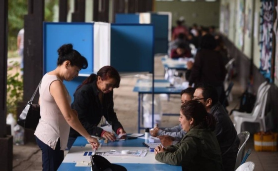 Photo of Guatemalan voters at the polls
