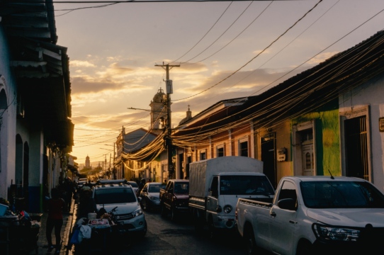 Foto de una calle en Granada, Nicaragua