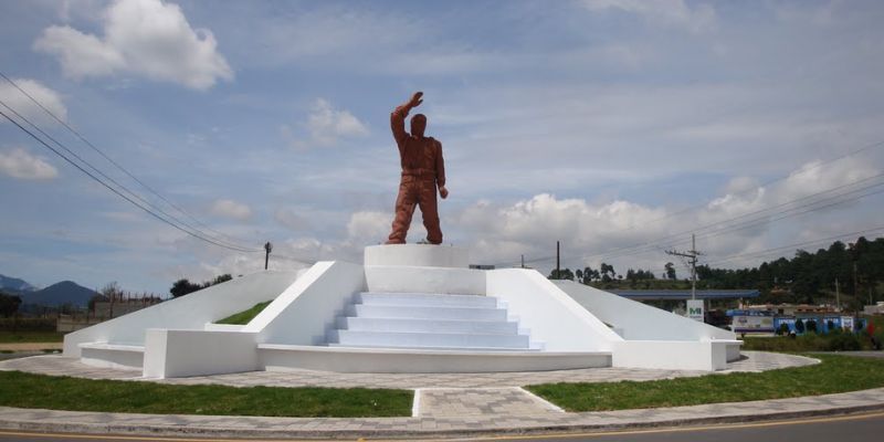 Photo of Monument to the Emigrant in Quetzaltenango (Xelaju), Guatemala