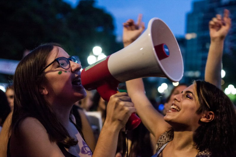 Photo of young women protesting in Argentina